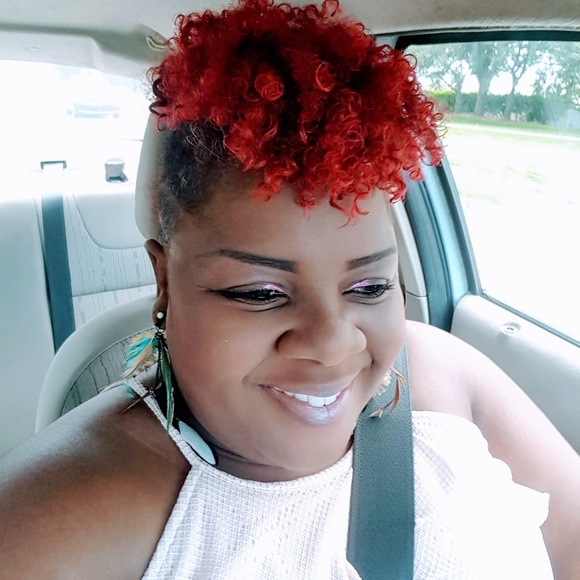 Meet your Posher, Brenda - Picture 2 of 8